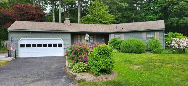 25 Brook DR, Hopkinton, RI 02832
