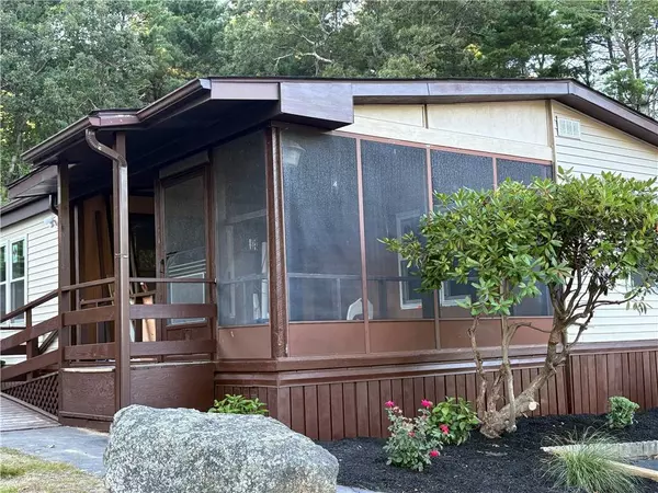 6 Sherwood Valley LN, Coventry, RI 02816