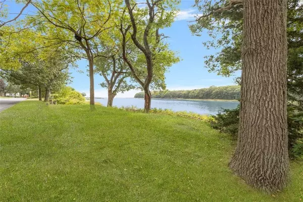 0 Sea View DR, Warwick, RI 02889