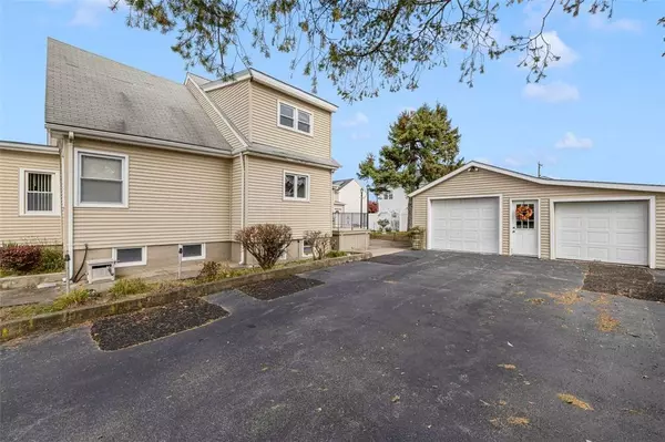 210 Crescent AVE, Cranston, RI 02910