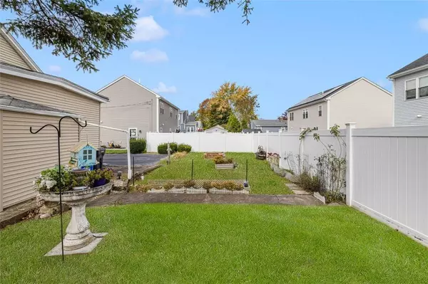 210 Crescent AVE, Cranston, RI 02910