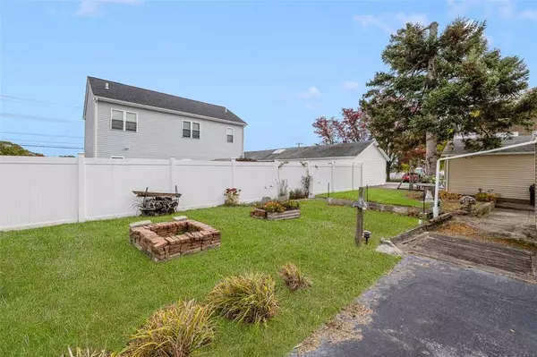 210 Crescent AVE, Cranston, RI 02910