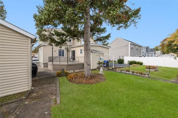 210 Crescent AVE, Cranston, RI 02910