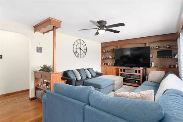 19 Cedarcrest DR, Preston, CT 06365