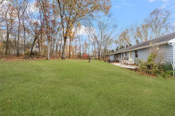 19 Cedarcrest DR, Preston, CT 06365