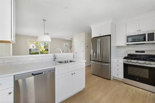 79 Pinehurst AVE, Warwick, RI 02889