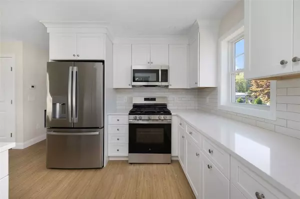 79 Pinehurst AVE, Warwick, RI 02889