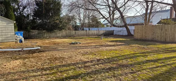 55 Cypress DR, Cranston, RI 02920