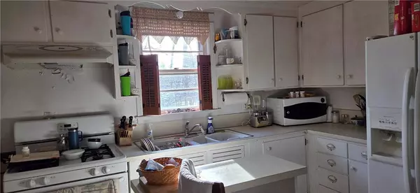 55 Cypress DR, Cranston, RI 02920