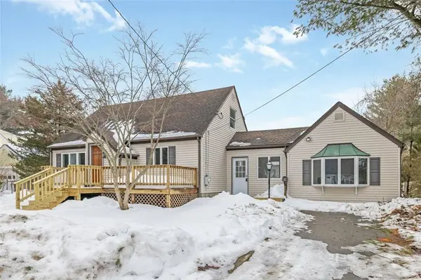 5 Woodland AVE, Coventry, RI 02816