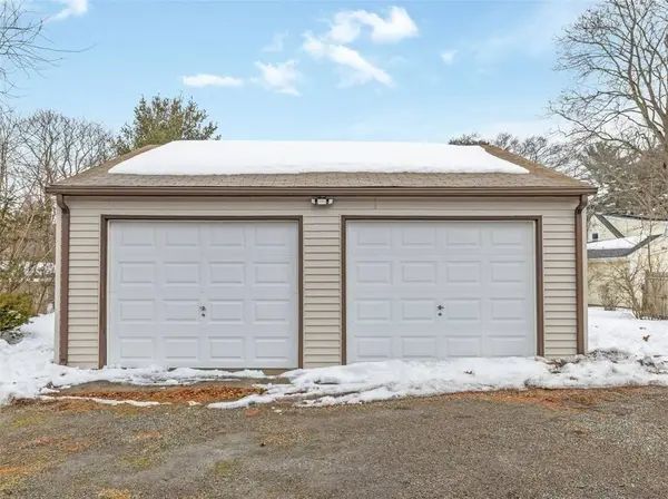 5 Woodland AVE, Coventry, RI 02816