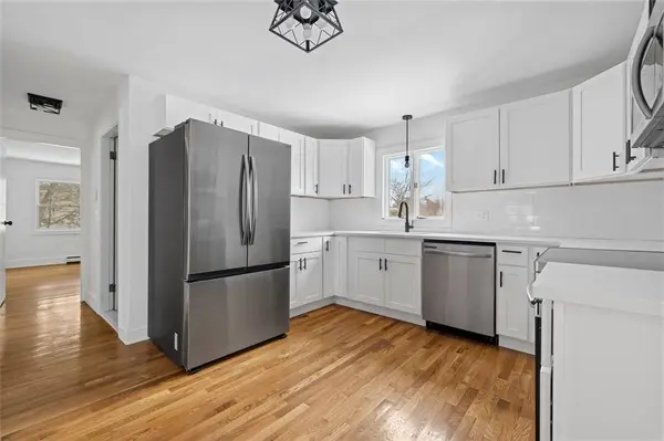 5 Woodland AVE, Coventry, RI 02816