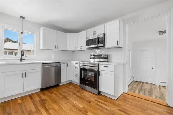 5 Woodland AVE, Coventry, RI 02816