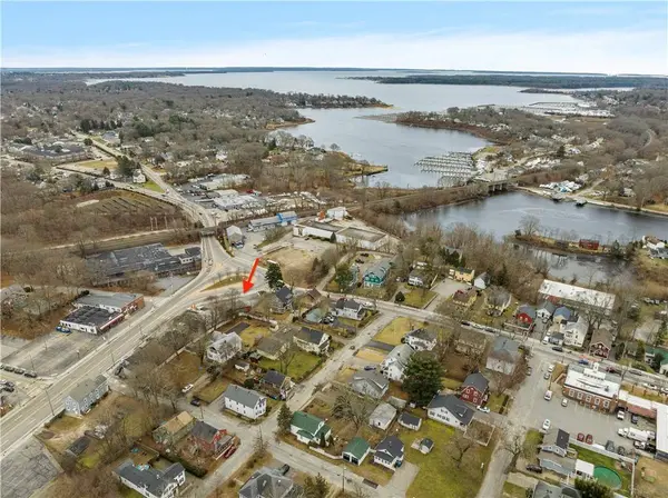 3135 Post Road RD, Warwick, RI 02886