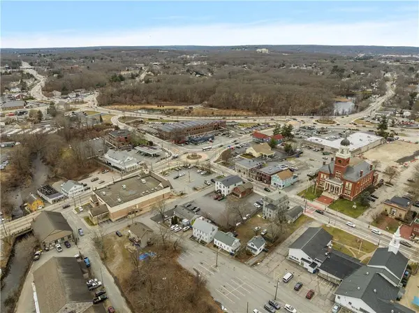 3135 Post Road RD, Warwick, RI 02886