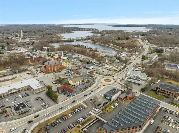 3135 Post Road RD, Warwick, RI 02886