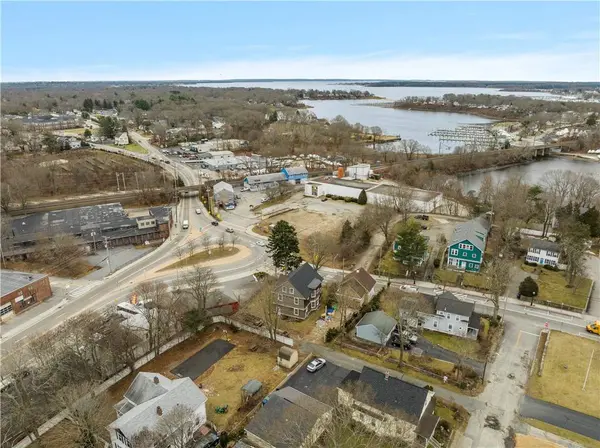 3135 Post Road RD, Warwick, RI 02886