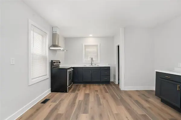 49 Oak ST, Cranston, RI 02910