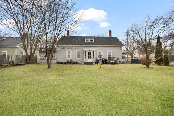 49 Oak ST, Cranston, RI 02910