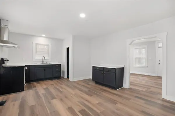 49 Oak ST, Cranston, RI 02910