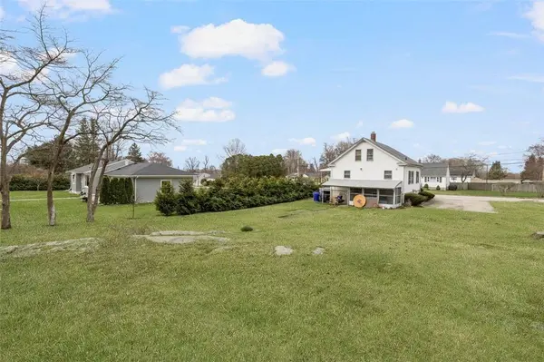 93 Harding ST, West Warwick, RI 02893