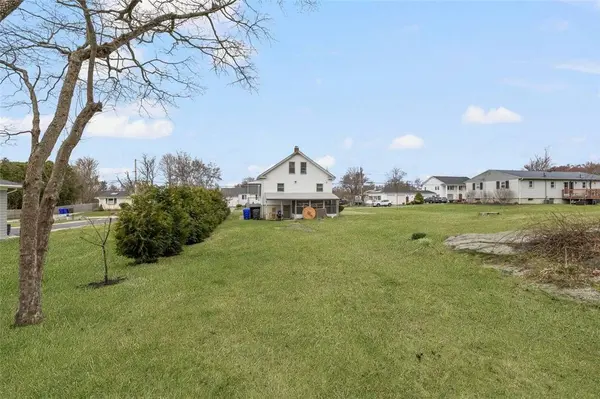 93 Harding ST, West Warwick, RI 02893
