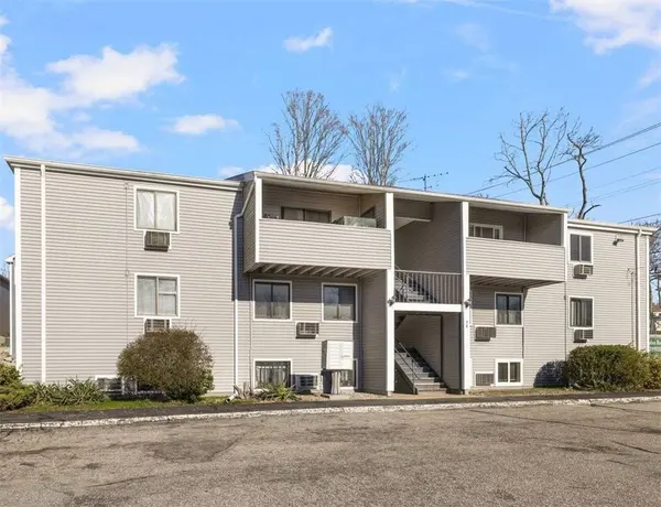 36 Cowesett AVE #4, West Warwick, RI 02893