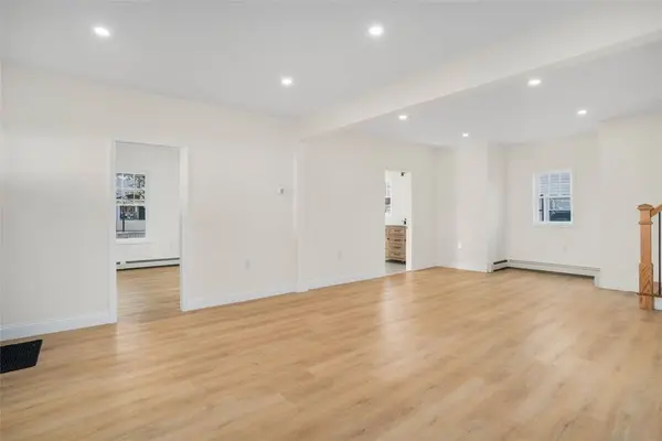 263 Warren AVE, East Providence, RI 02914