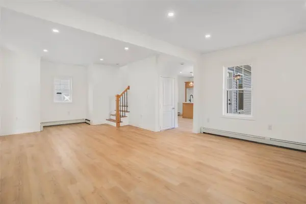 263 Warren AVE, East Providence, RI 02914