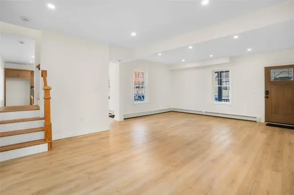 263 Warren AVE, East Providence, RI 02914