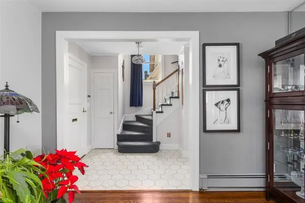 685 Pontiac AVE, Cranston, RI 02910
