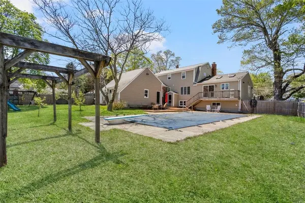 50 Fairview AVE, West Warwick, RI 02893