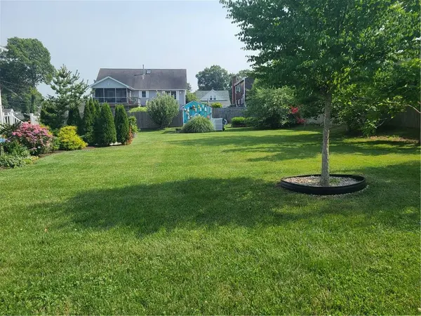 98 Alden AVE, Warwick, RI 02889