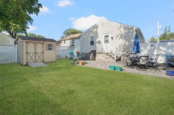 18 Pine ST, North Providence, RI 02911