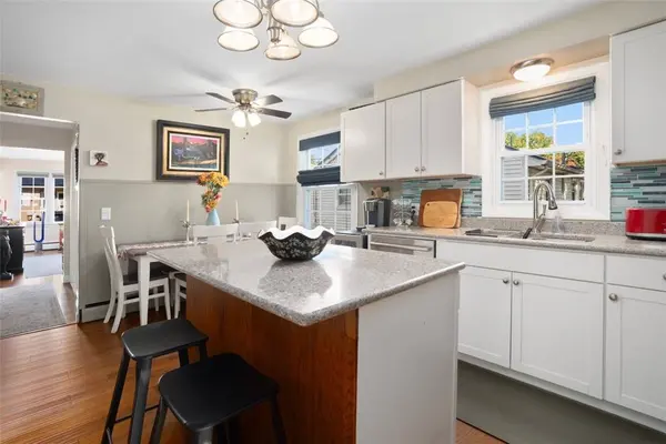 18 Pine ST, North Providence, RI 02911