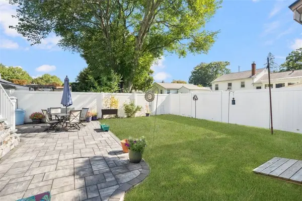 18 Pine ST, North Providence, RI 02911