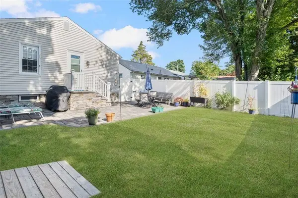 18 Pine ST, North Providence, RI 02911