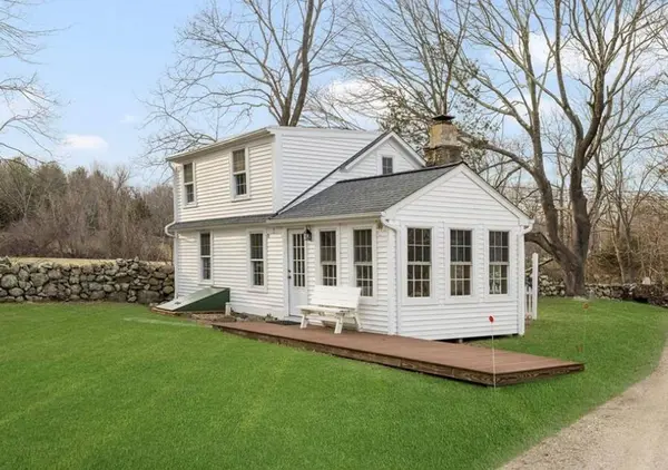 1896 Middle RD, East Greenwich, RI 02818
