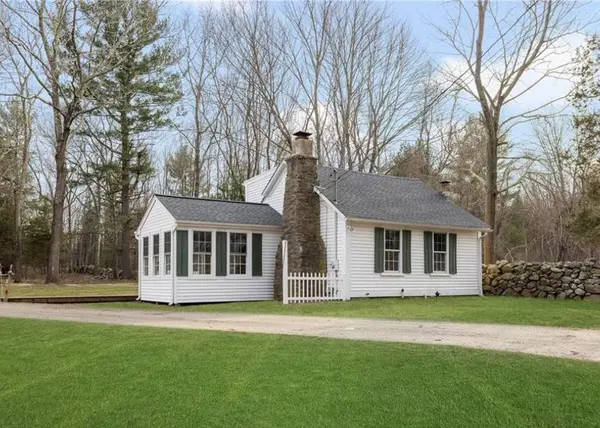 1896 Middle RD, East Greenwich, RI 02818