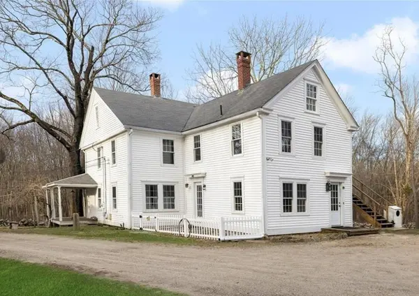 1896 Middle RD, East Greenwich, RI 02818