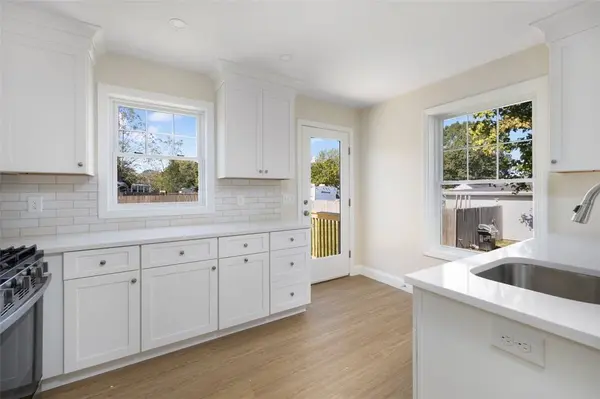 19 Wood ST, Warwick, RI 02889