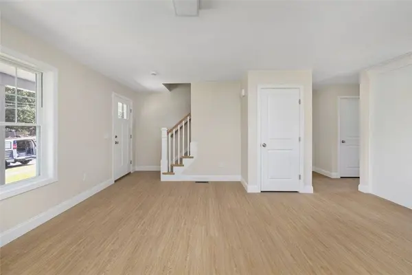 19 Wood ST, Warwick, RI 02889