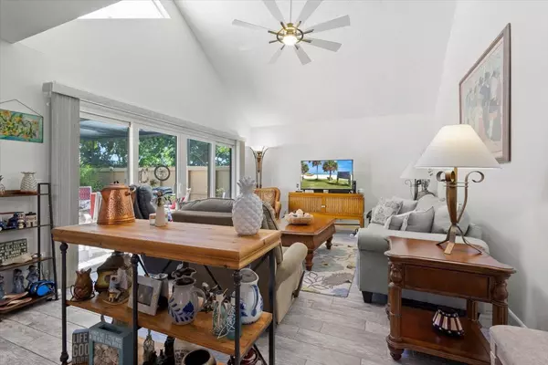 1100 SE Mitchell Ave #204, Port St Lucie, FL 34952-5920