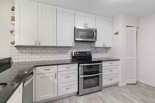 1100 SE Mitchell Ave #204, Port St Lucie, FL 34952-5920