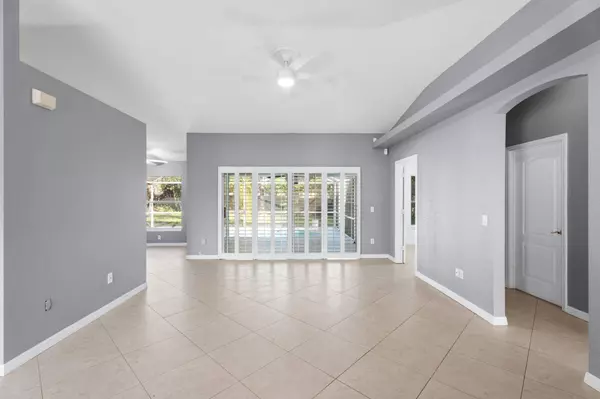 4302 SW Appleseed RD, Port Saint Lucie, FL 34953