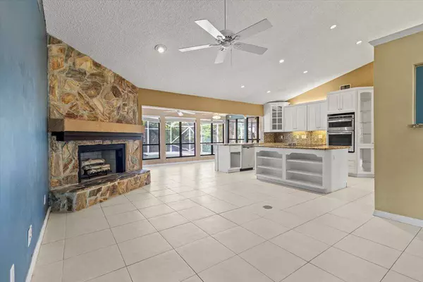 2850 SE Calvin ST, Port Saint Lucie, FL 34952