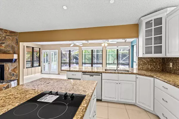 2850 SE Calvin ST, Port Saint Lucie, FL 34952