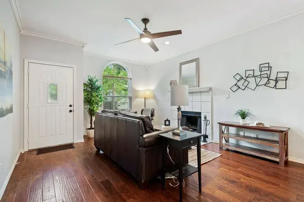 1219 Haines Avenue, Dallas, TX 75208