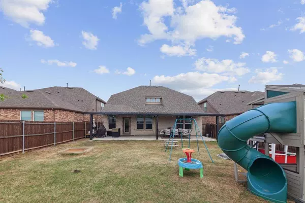 342 Meredith Drive, Fate, TX 75087