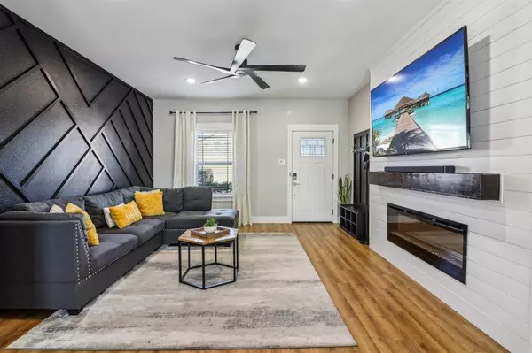 6165 River Pointe Drive, Fort Worth, TX 76114